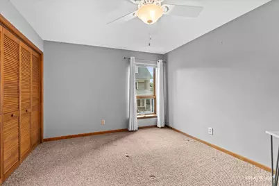 450 W Downer Place #2A, Aurora, IL 60506 - Photo 8