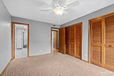 450 W Downer Place #2A, Aurora, IL 60506 - Photo 12
