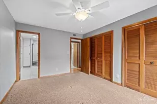 450 W Downer Pl, Aurora, IL 60506 - Photo 12
