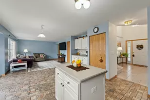 354 Settler Rd, Dekalb, IL 60115 - Photo 8