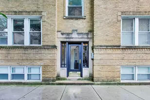2243 W Ainslie St, Chicago, IL 60625 - Photo 1