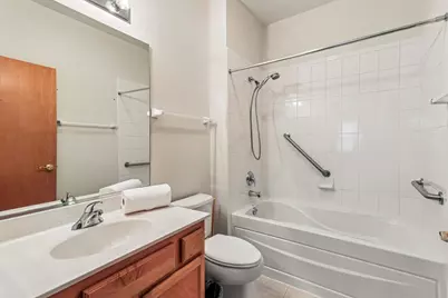 2276 Ashbrook Lane, Grayslake, IL 60030 - Photo 18