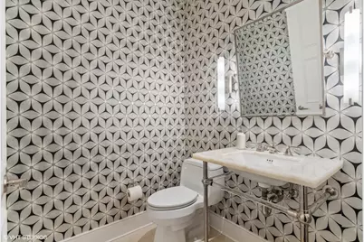 118 E Erie Street #27G, Chicago, IL 60611 - Photo 18