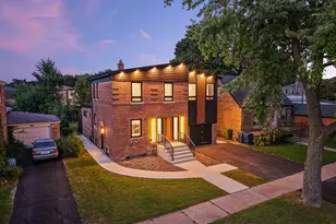 3448 W Clark Dr, Evergreen Park, IL 60805 - Photo 2