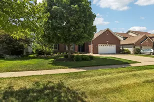 408 Sudbury Cir, Oswego, IL 60543 - Photo 2