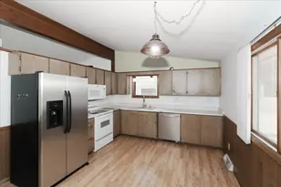 23874 N Echo Lake Rd, Lake Zurich, IL 60047 - Photo 8