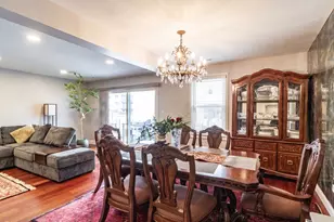 8210 Elmwood St, Skokie, IL 60077 - Photo 14