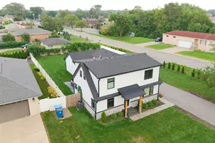 9859 S 81st Ave, Palos Hills, IL 60465 - Photo 2