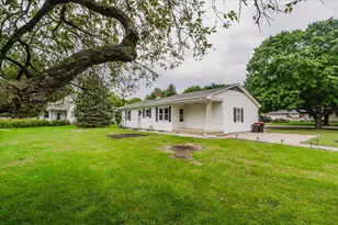 115 E 7th St, Gridley, IL 61744 - Photo 24