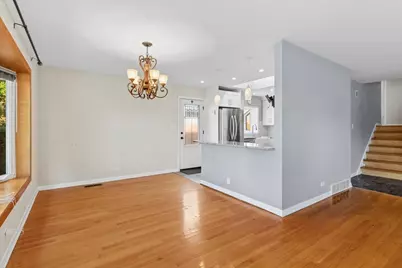 9427 Merrill Avenue, Morton Grove, IL 60053 - Photo 6