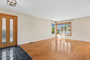 9427 Merrill Ave, Morton Grove, IL 60053 - Photo 2
