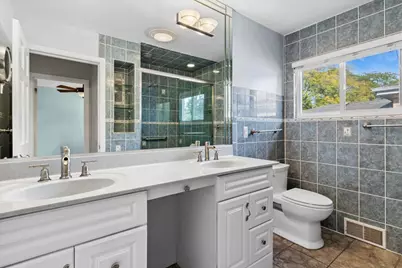 9427 Merrill Avenue, Morton Grove, IL 60053 - Photo 14
