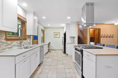 200 W Council Trail, Mount Prospect, IL 60056 - Photo 4