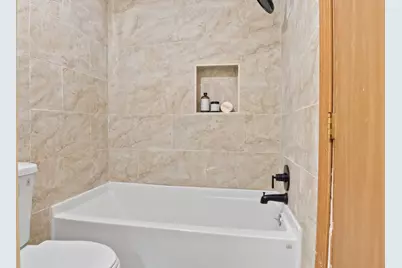 19401 Hickory Place, Country Club Hills, IL 60478 - Photo 12