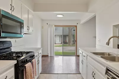 19401 Hickory Place, Country Club Hills, IL 60478 - Photo 8