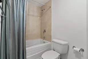 21 E Huron St, Chicago, IL 60611 - Photo 26