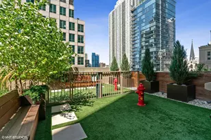21 E Huron St, Chicago, IL 60611 - Photo 34