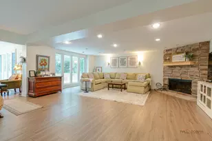 7225 Red Oak Dr, Crystal Lake, IL 60012 - Photo 12