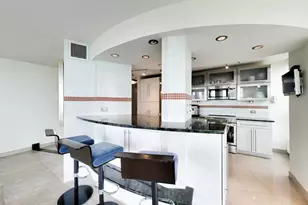 360 E Randolph St, Chicago, IL 60601 - Photo 4