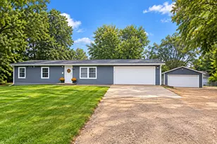 1585 Joliet Way, Dixon, IL 61021 - Photo 2