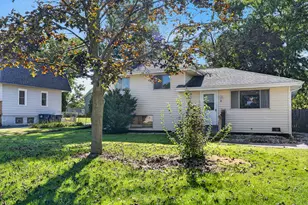 21 Janet Ave, Darien, IL 60561 - Photo 1