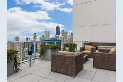 303 W Ohio Street #2004, Chicago, IL 60654 - Photo 2