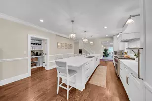 711 W Old Elm Rd, Lake Forest, IL 60045 - Photo 6