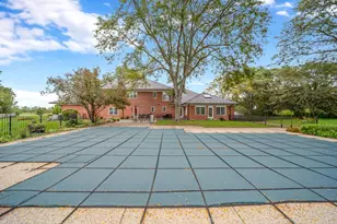 711 W Old Elm Rd, Lake Forest, IL 60045 - Photo 54