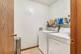 805 S Lawrence Way, Pontiac, IL 61764 - Photo 30