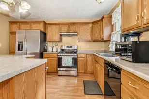 805 S Lawrence Way, Pontiac, IL 61764 - Photo 22