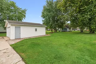 206 S 3rd St, Malta, IL 60150 - Photo 16