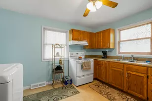 206 S 3rd St, Malta, IL 60150 - Photo 6