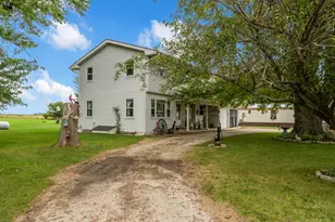 2677 N 45th Rd, Sandwich, IL 60548 - Photo 2