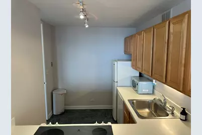 655 W Irving Park Road #1609, Chicago, IL 60613 - Photo 6
