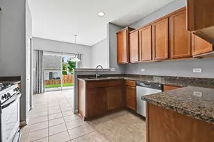 8226 Woodview Ave, Joliet, IL 60431 - Photo 12