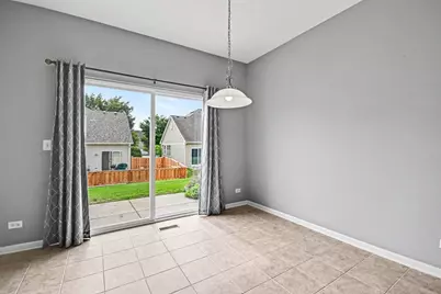 8226 Woodview Avenue, Joliet, IL 60431 - Photo 4