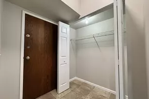 1539 Raymond Dr, Naperville, IL 60563 - Photo 2