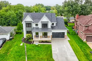 1515 N Fernandez Pl, Arlington Heights, IL 60004 - Photo 2