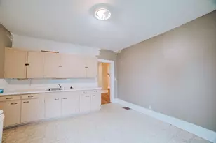 223 N 3rd St, Watseka, IL 60970 - Photo 16