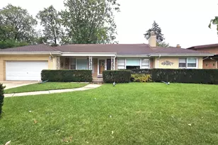6425 N Knox Ave, Lincolnwood, IL 60712 - Photo 1
