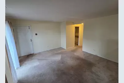 1761 W Algonquin Road #1B, Mount Prospect, IL 60056 - Photo 2