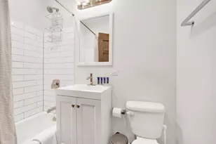 1006 W Dakin St, Chicago, IL 60613 - Photo 10