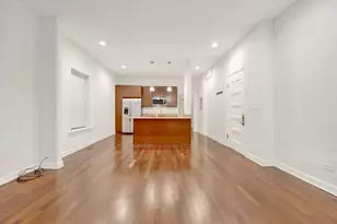 1010 W Dakin St, Chicago, IL 60613 - Photo 10