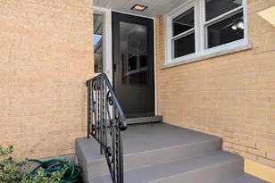 330 S Oak St, Palatine, IL 60067 - Photo 2