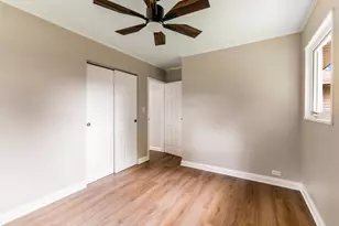 574 Lakewood Blvd, Park Forest, IL 60466 - Photo 18