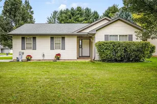 101 Gables Dr SW, Poplar Grove, IL 61065 - Photo 1