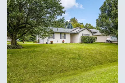 101 Gables Drive SW, Poplar Grove, IL 61065 - Photo 2