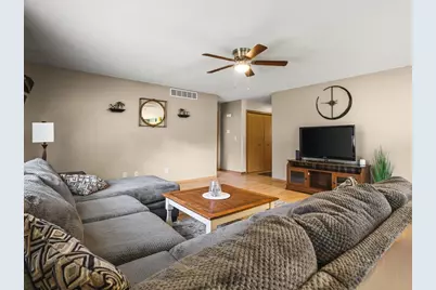 101 Gables Drive SW, Poplar Grove, IL 61065 - Photo 10