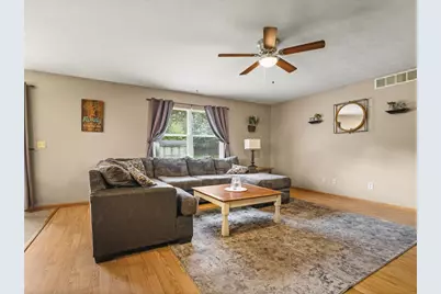 101 Gables Drive SW, Poplar Grove, IL 61065 - Photo 12