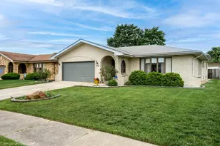6426 W 84th Pl, Burbank, IL 60459 - Photo 1